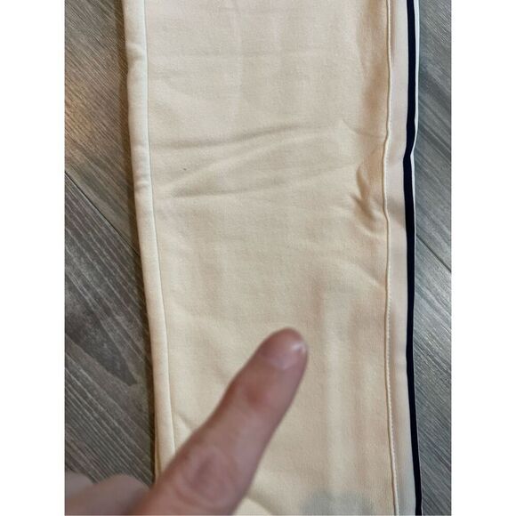 NWOT Wilson sweatpants & shorts 3 piece bundle Size M - Picture 15 of 16